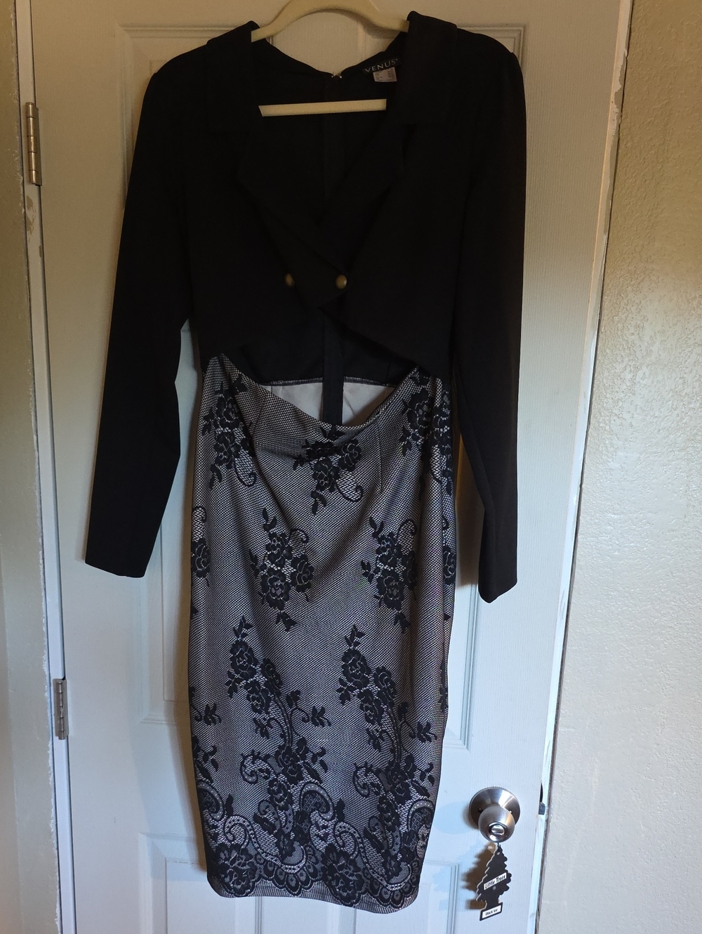 VENUS Black Cropped Blazer with Gray Lace-Overlay Sheath Dress
